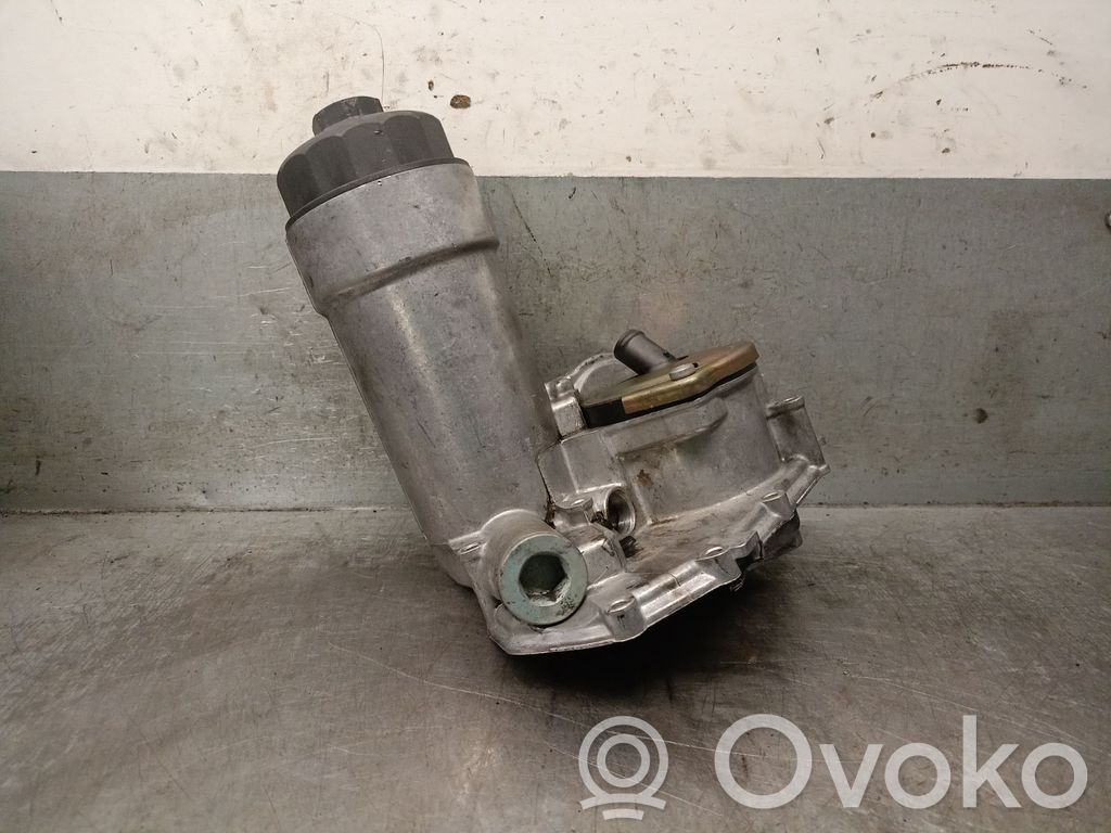 Audi A4 S4 B6 8E 8H Supporto di montaggio del filtro dell’olio 