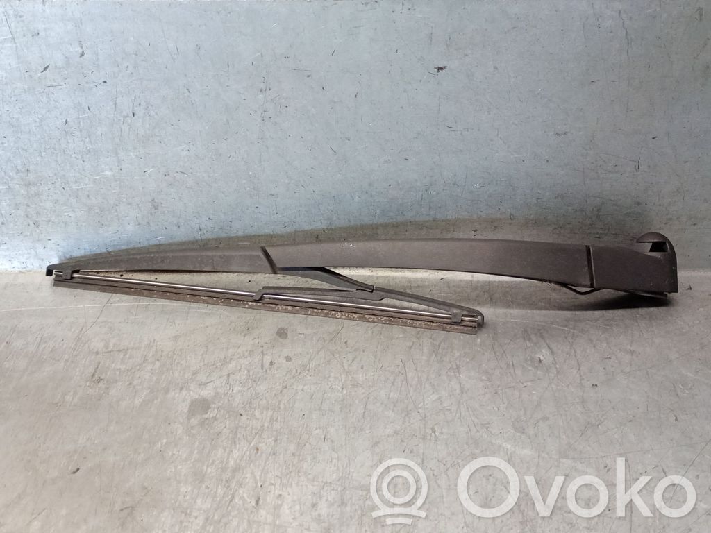 Mercedes-Benz B W245 Ramię wycieraczki szyby tylnej 