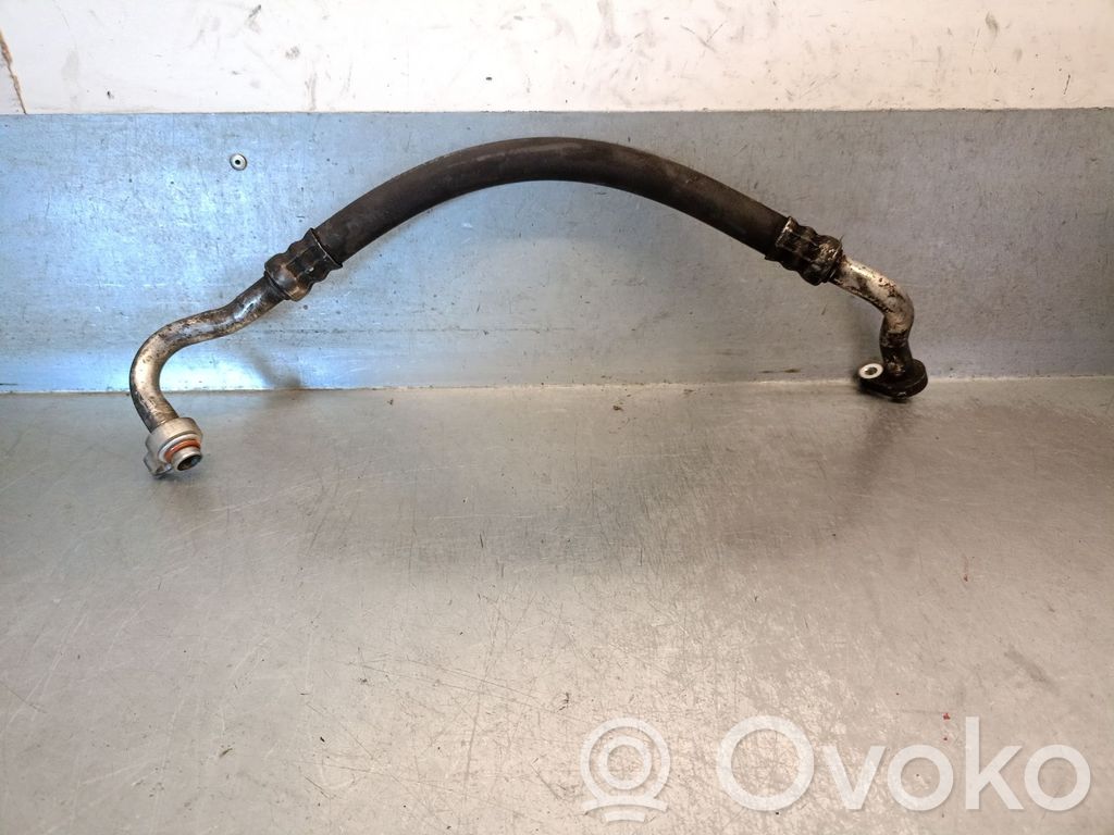 Ford Focus Ilmastointilaitteen putki (A/C) 
