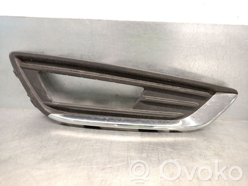 Ford Focus Grotelės sparne 