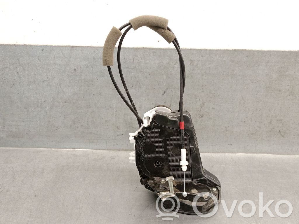 Toyota Yaris XP210 Încuietoare ușă spate 