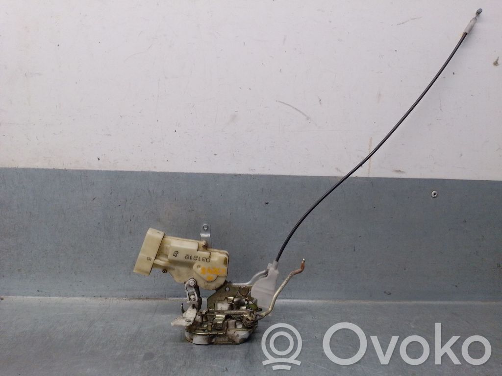 Toyota Yaris Zamek drzwi przednich 