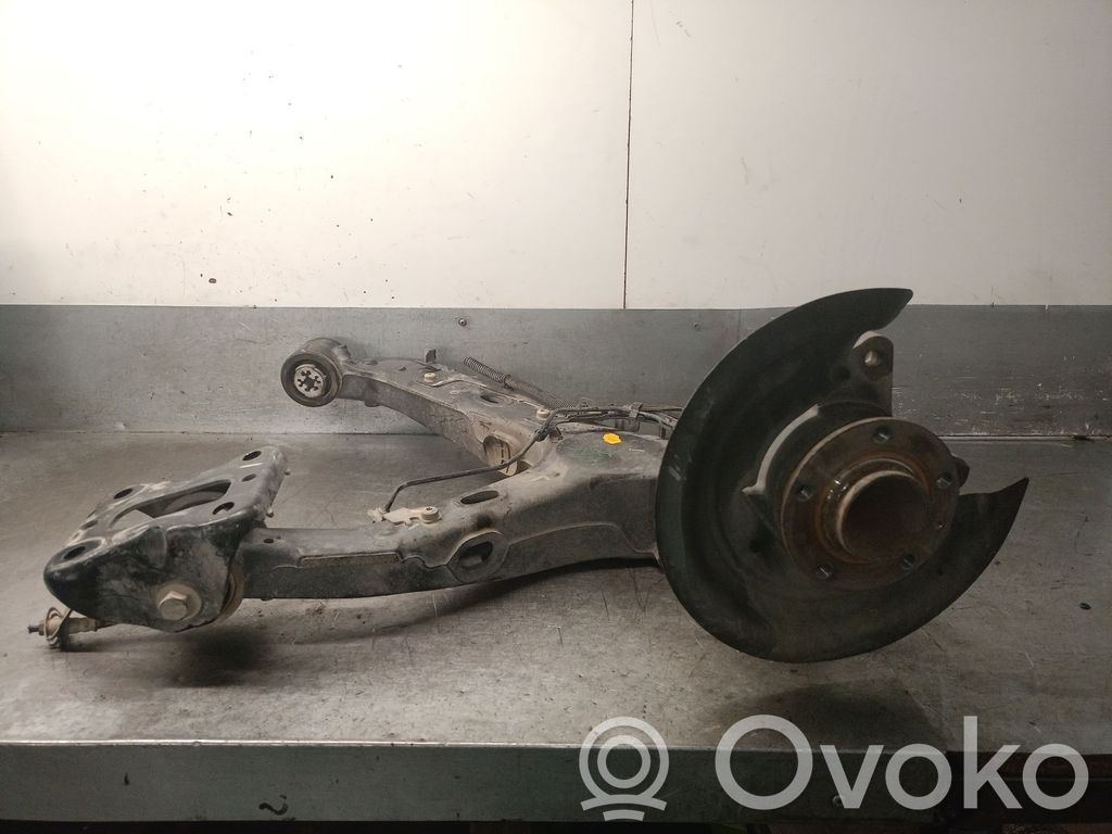 Opel Vivaro Olka-akselin laakeripesä 