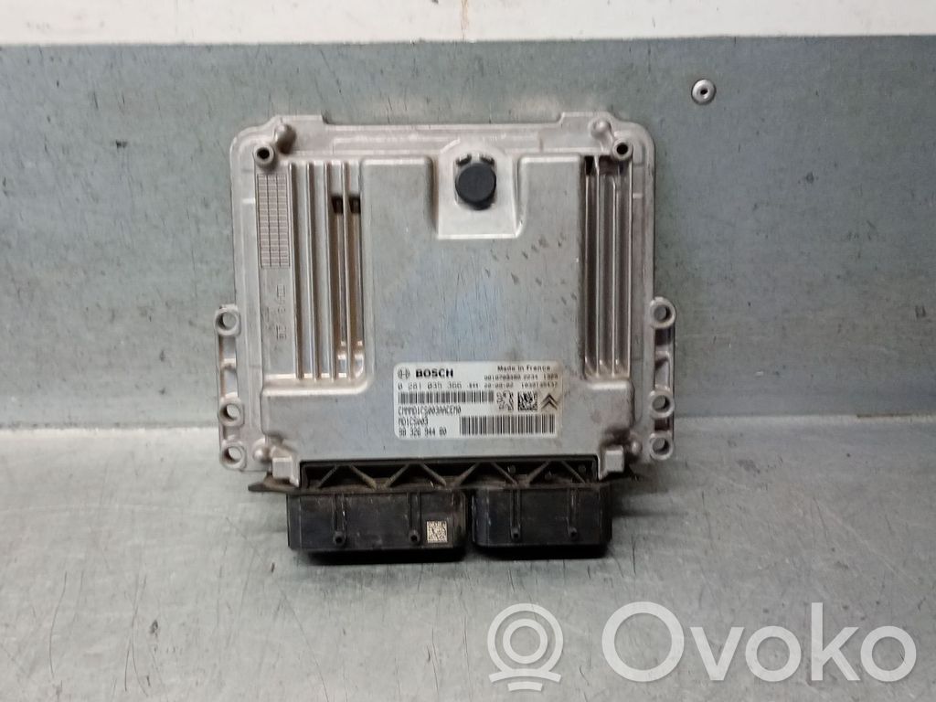 Opel Vivaro Engine control unit/module 