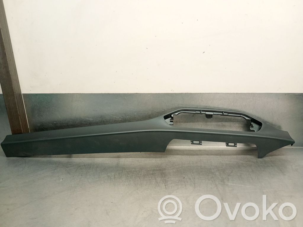 Seat Arona Osłona tylnej klapy 