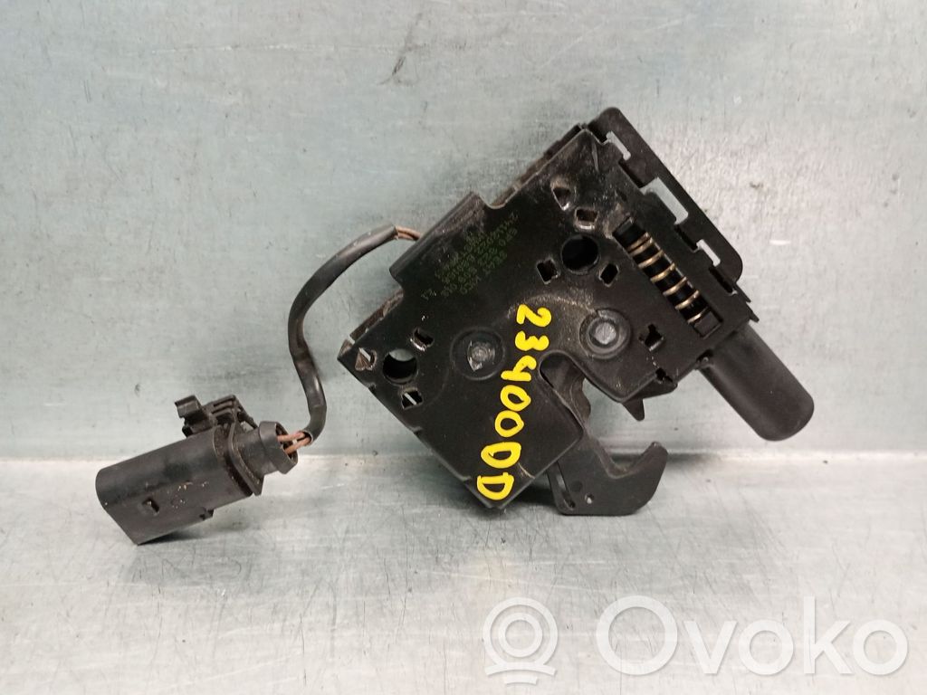 Seat Arona Tie down hook / loop 
