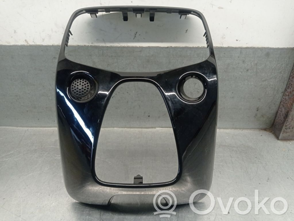 Peugeot 108 Moldura del panel