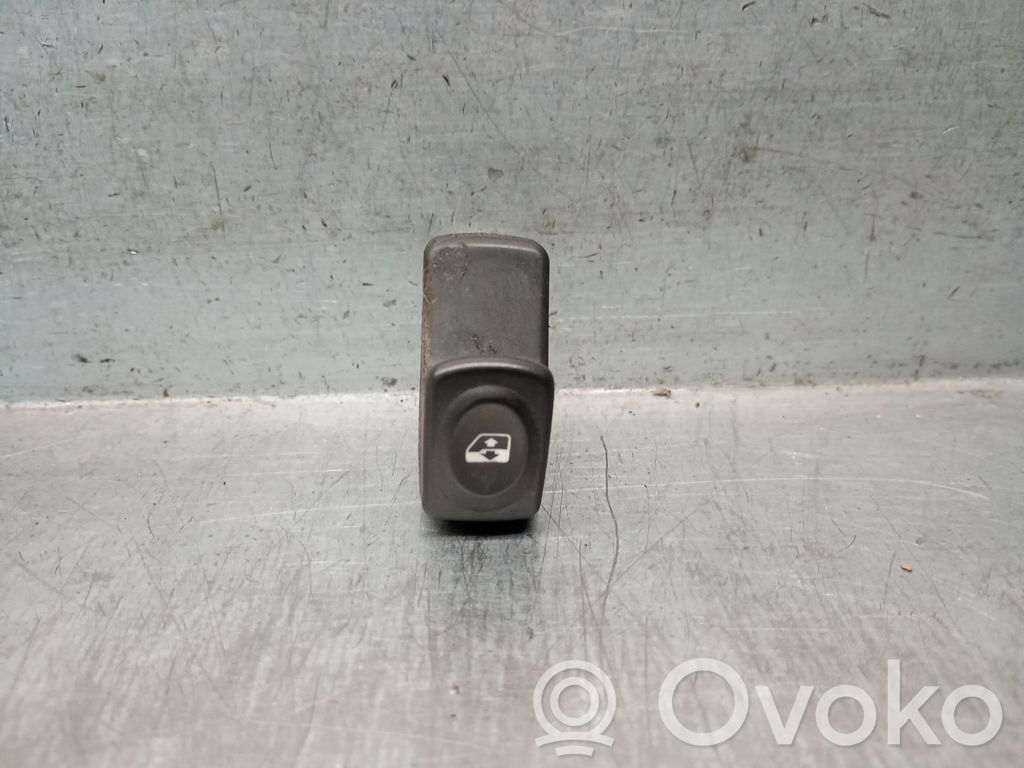 Dacia Sandero Electric window control switch 