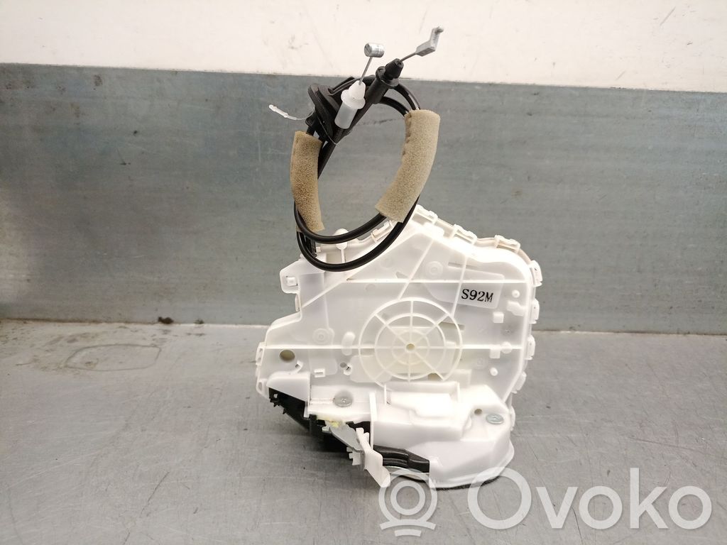Mazda 3 Cerradura de puerta trasera 