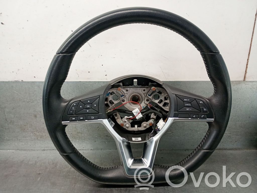 Nissan Juke II F16 Ohjauspyörä 