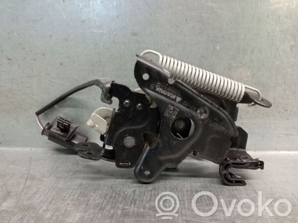 BMW X6 M Tie down hook / loop 