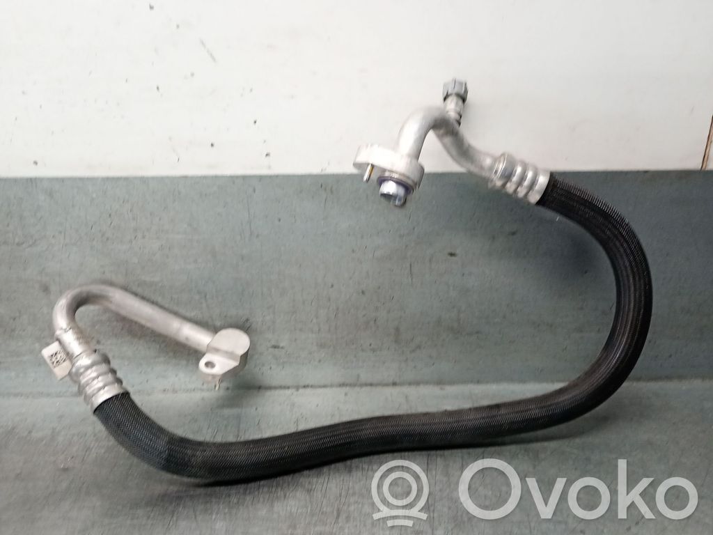 BMW X6 M Ilmastointilaitteen putki (A/C) 