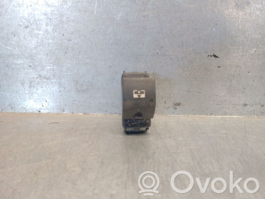 Peugeot 308 Electric window control switch 