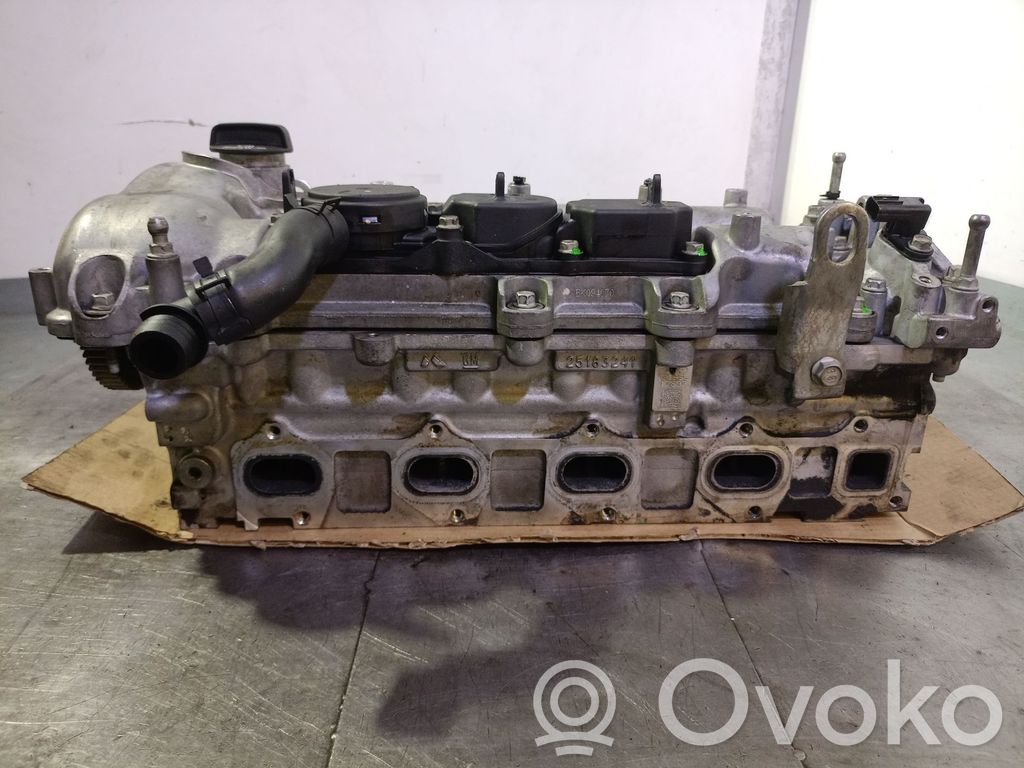 Chevrolet Cruze Engine head 