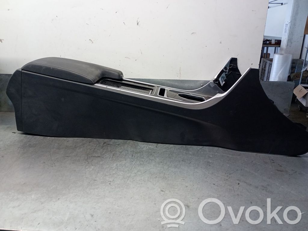 Jaguar XE Center console 