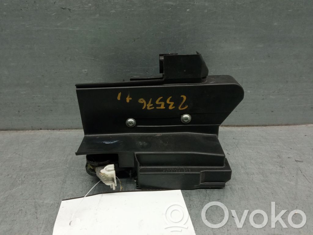 Takaoven lukko   825033052R,825033052R