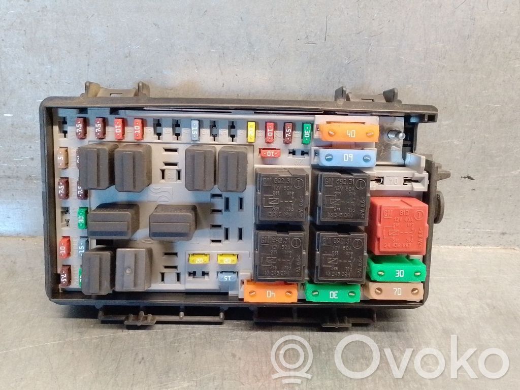 Opel Corsa D Sulakerasiasarja 