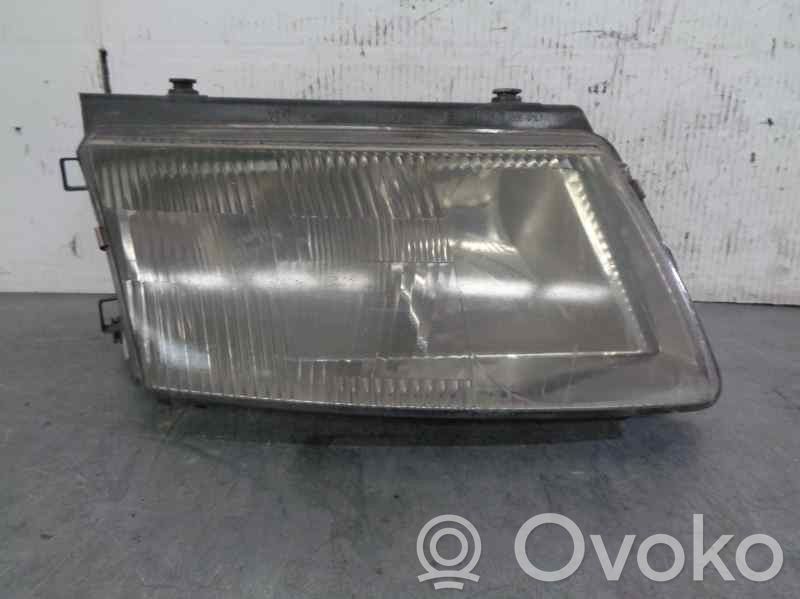 Volkswagen Passat Alltrack Lampa przednia 