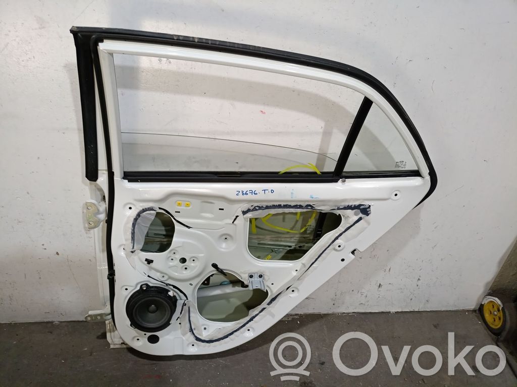 Puerta trasera   77004H8000,77004H8000