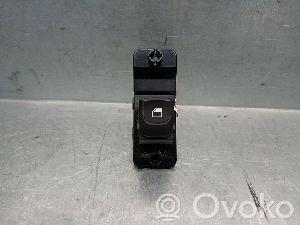 KIA Rio Electric window control switch 