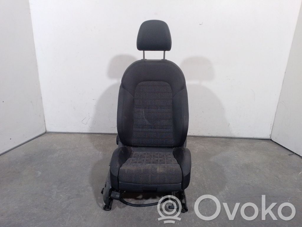 Audi Q3 F3 Beifahrersitz 