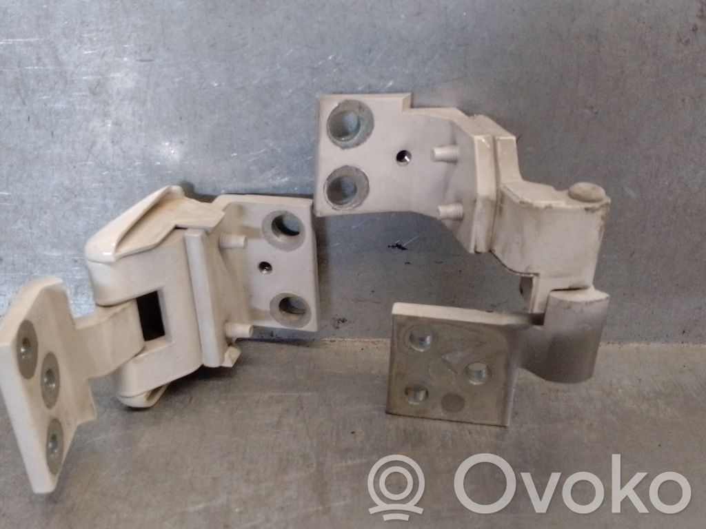 Citroen Berlingo Tailgate/trunk/boot hinge 