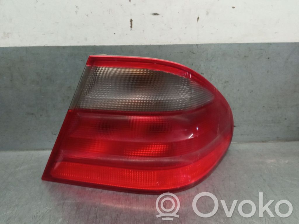 Mercedes-Benz CLK A208 C208 Lampa tylna 