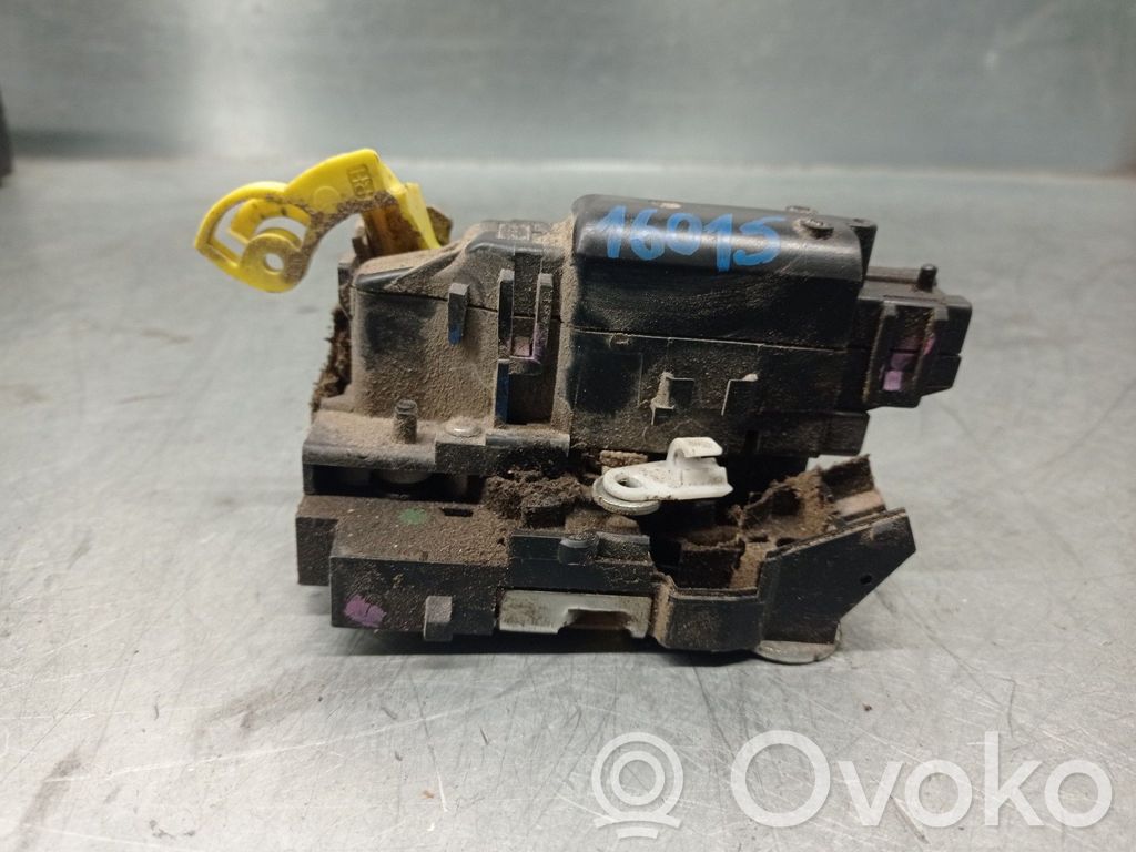 Dacia Duster Oroch Rear door lock 