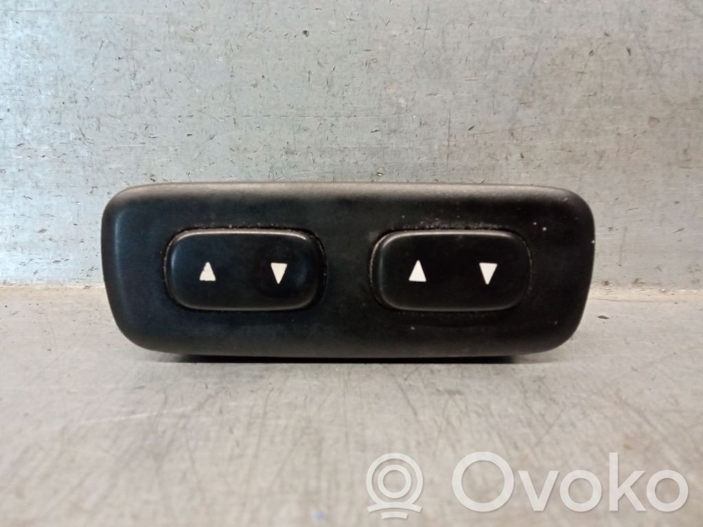 Hyundai Accent Interruptor del elevalunas eléctrico 