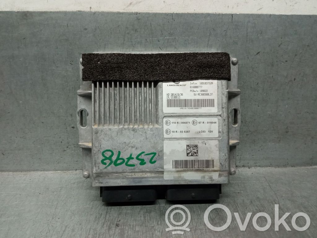 Dacia Sandero III Engine control unit/module 