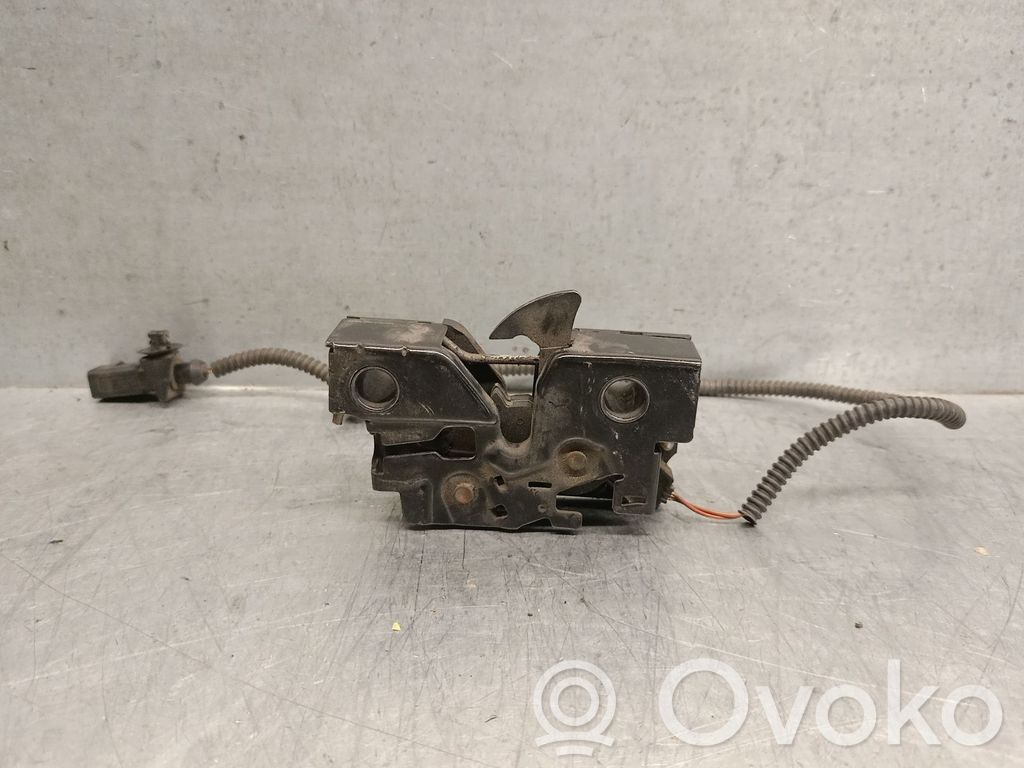 Seat Leon (5F) Tie down hook / loop 