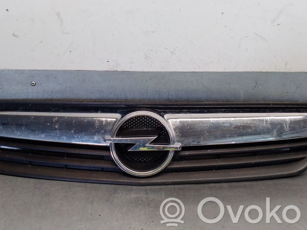 Opel Meriva A Etusäleikkö 