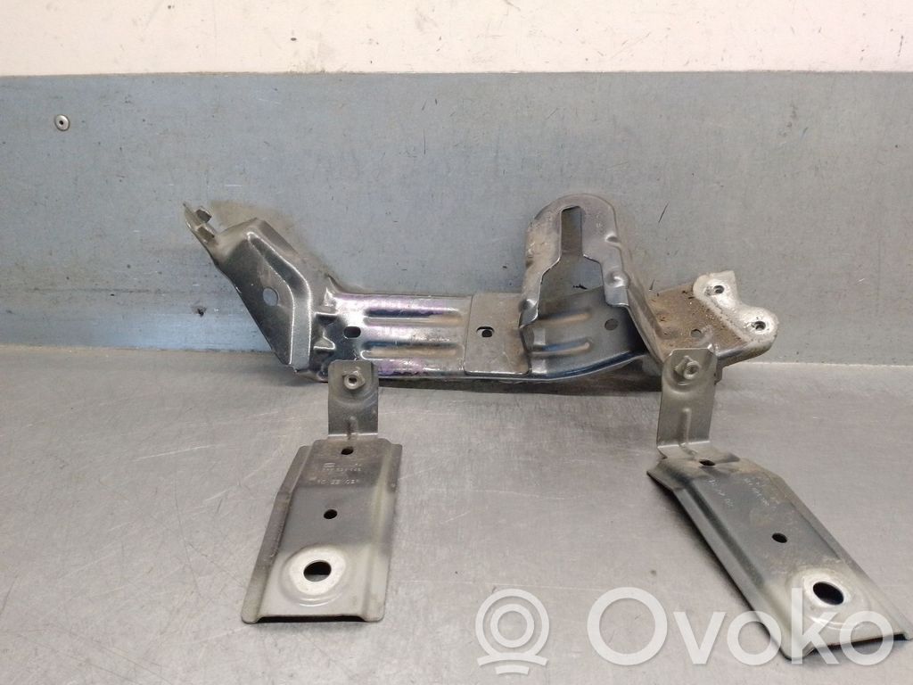 Front bumper mounting bracket   5FF821168A,5FF821168B