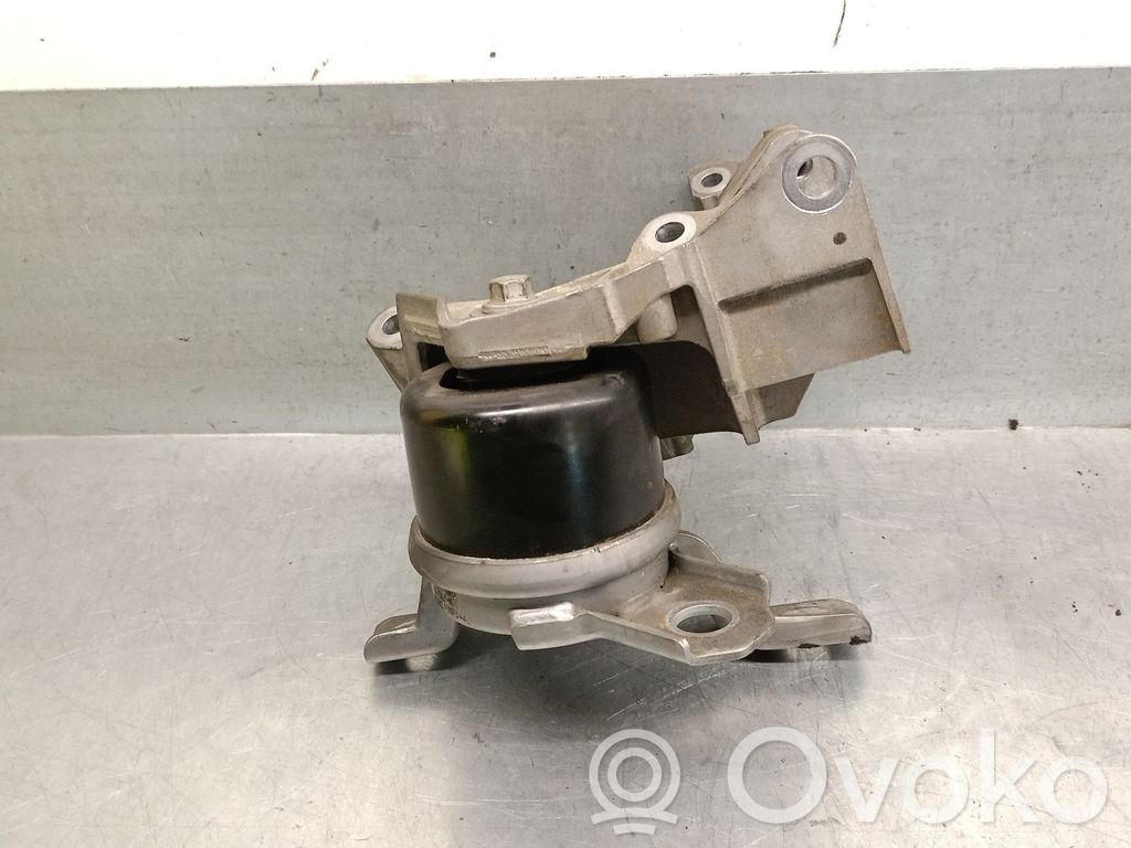 Volvo XC60 Engine mount bracket 