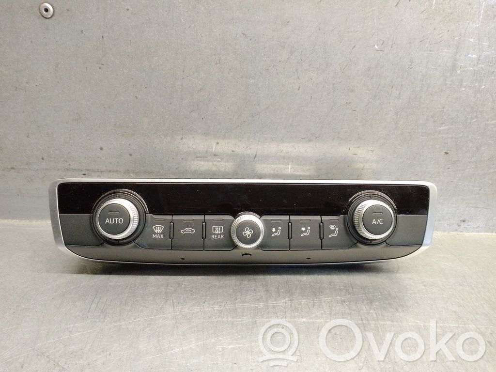 Audi Q3 F3 Climate control unit 