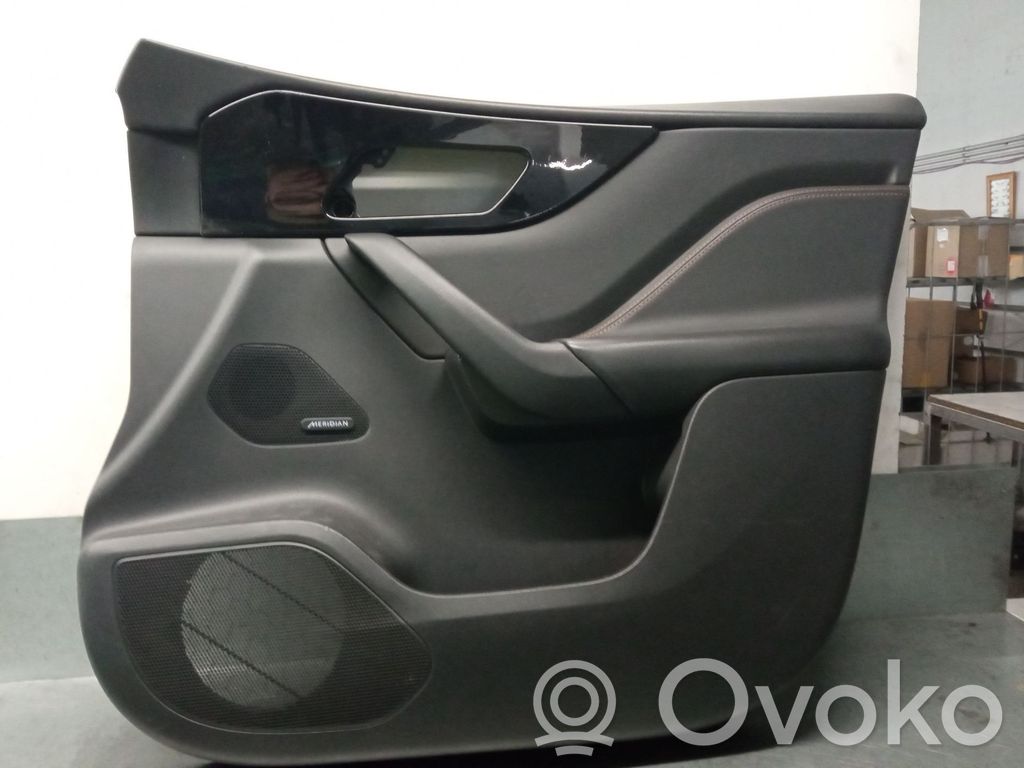 Jaguar F-Pace Etuoven verhoilu 