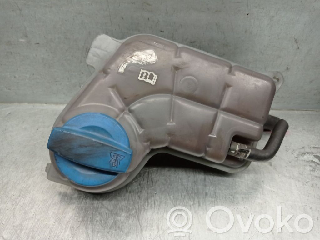 Audi A4 S4 B6 8E 8H Kuro išsiplėtimo bakelis 