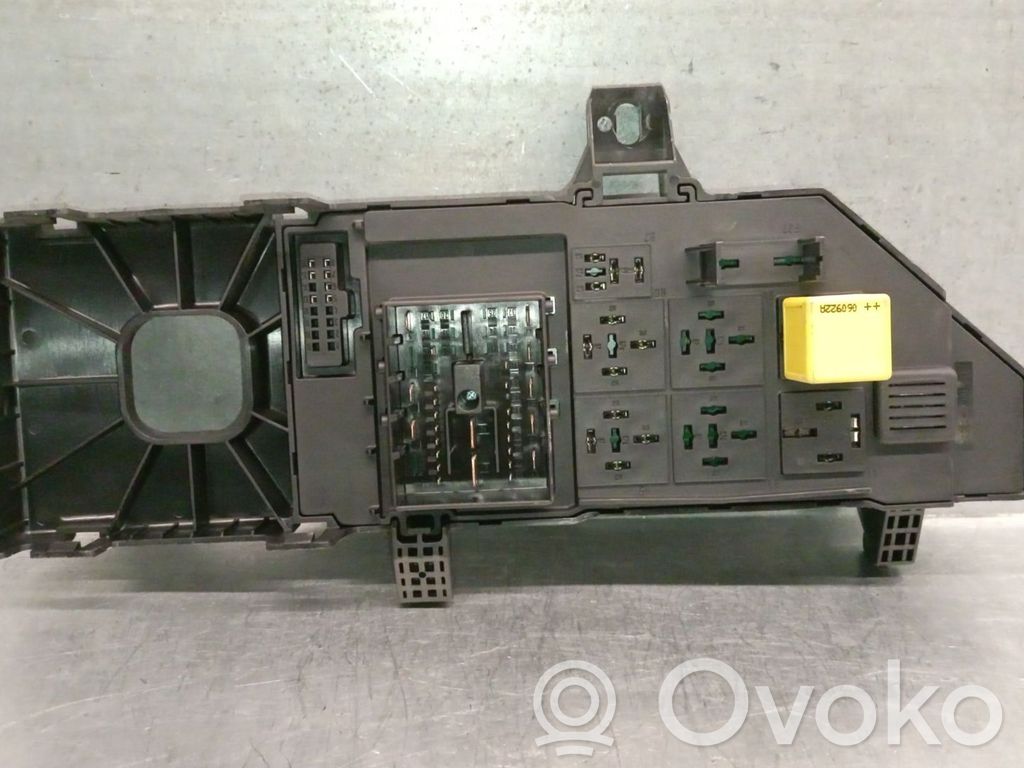 Opel Vectra C Drošinātāju kaste (komplekts) 