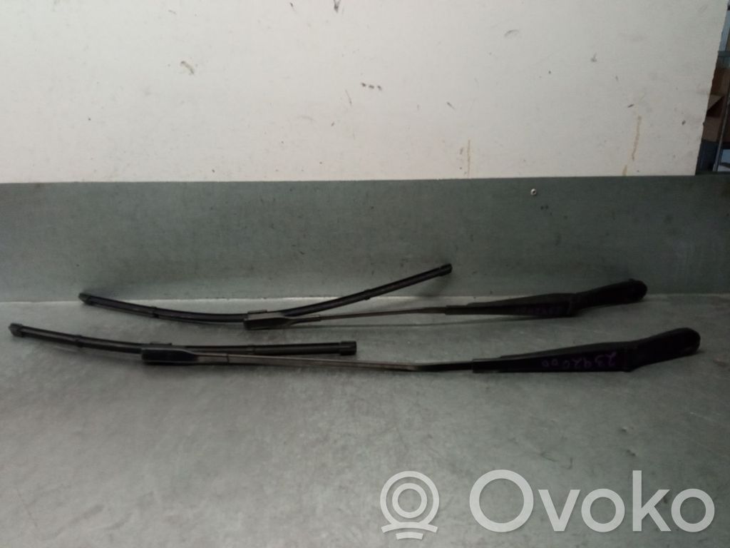Audi A6 C7 Braccio della spazzola tergicristallo anteriore 