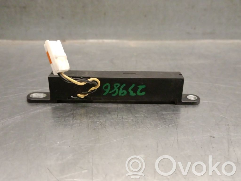 Mazda CX-7 Radio antenna 