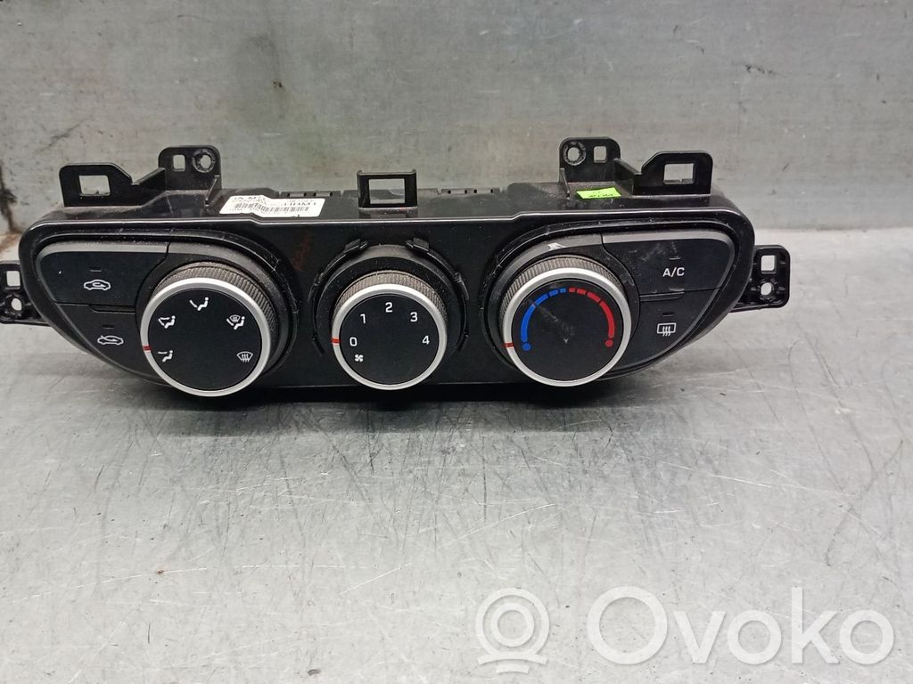 Hyundai i10 Climate control unit 