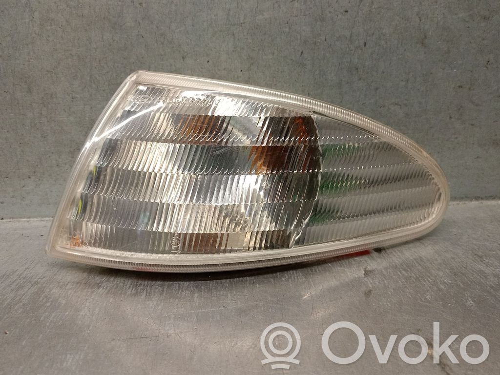 Ford Mondeo MK I Phare frontale 