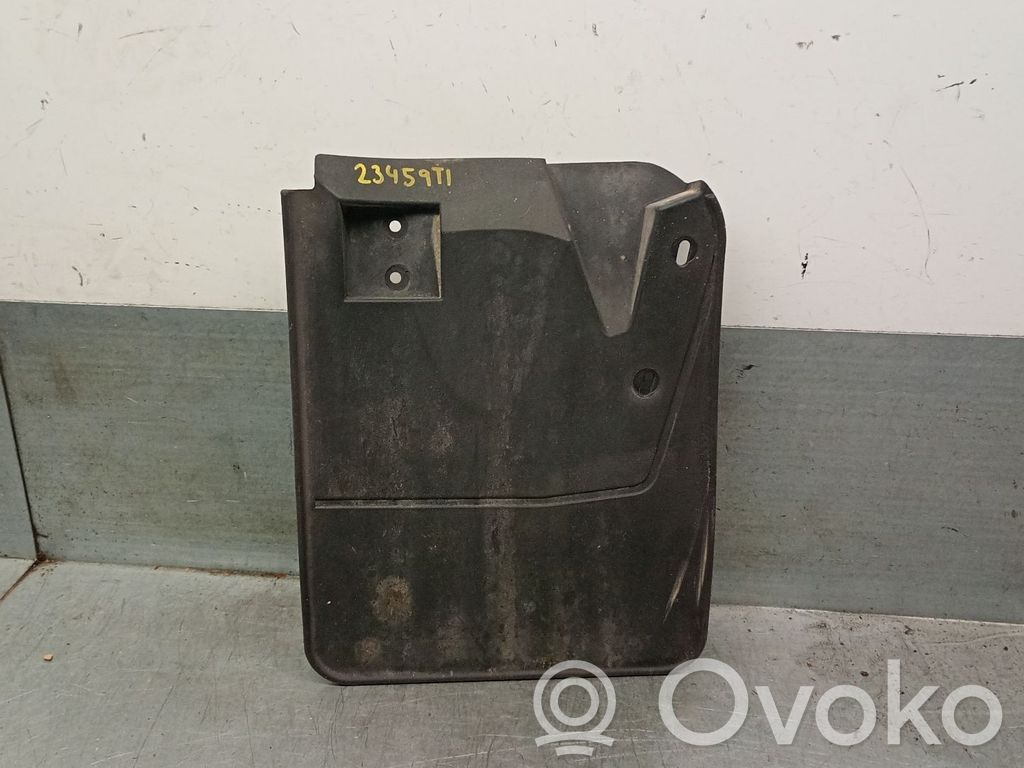 Nissan NV400 Rivestimento paraspruzzi parafango posteriore