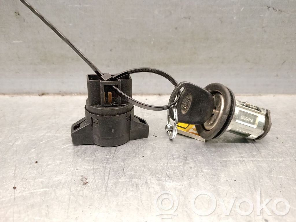 Ford Mondeo MK I Užvedimo spynelė 