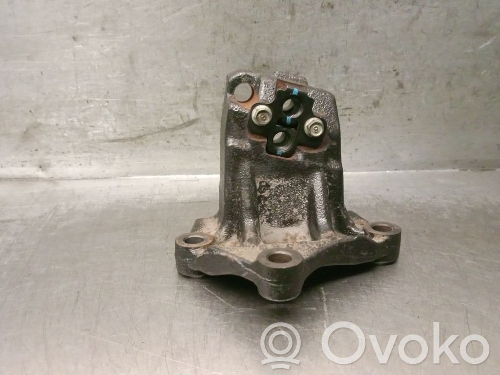 Hyundai Veloster Engine mount bracket 