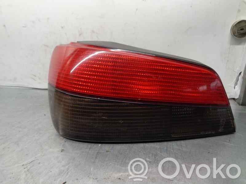Peugeot 306 Galinis žibintas kėbule 