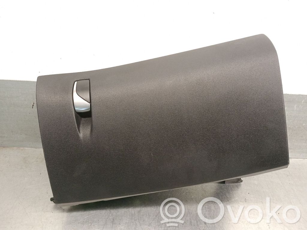 Citroen DS5 Glove box 