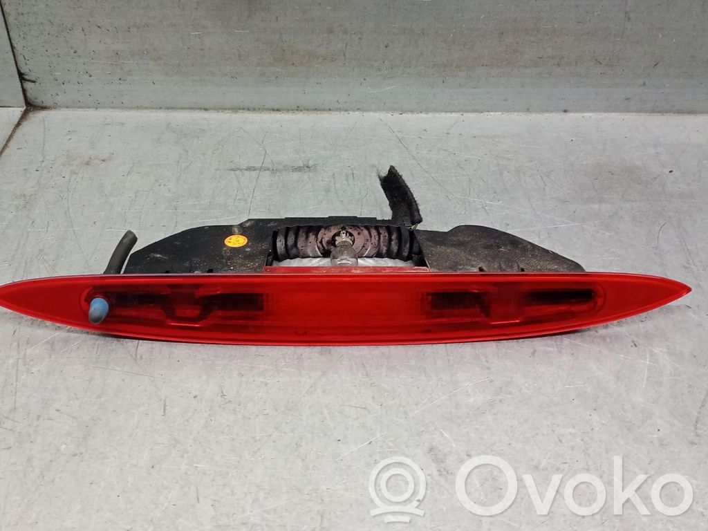 Renault Modus Third/center stoplight 