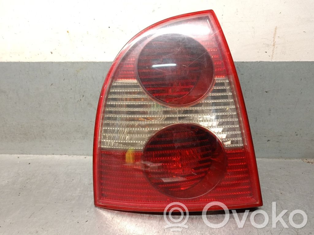 Audi A6 Allroad C5 Lampă spate în caroserie 