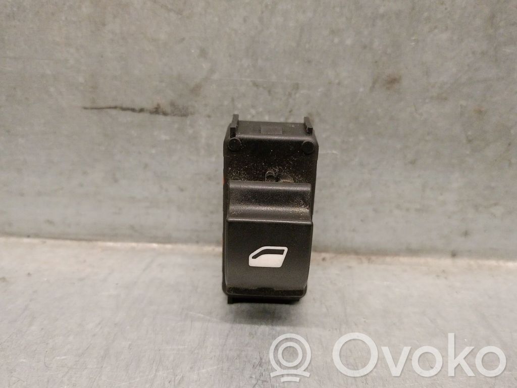 Citroen Berlingo Electric window control switch 